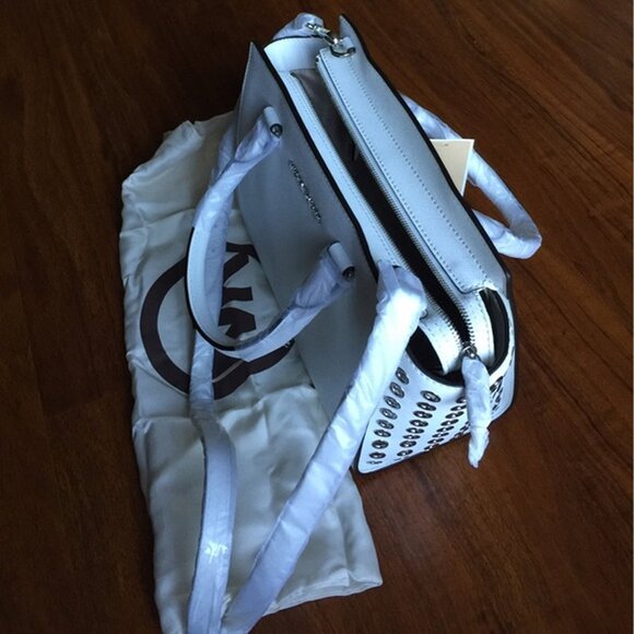 Michael Kors Selma Large Leather Zip Grommet Satchel Handbag Bag White Purse NEW - Picture 3 of 4